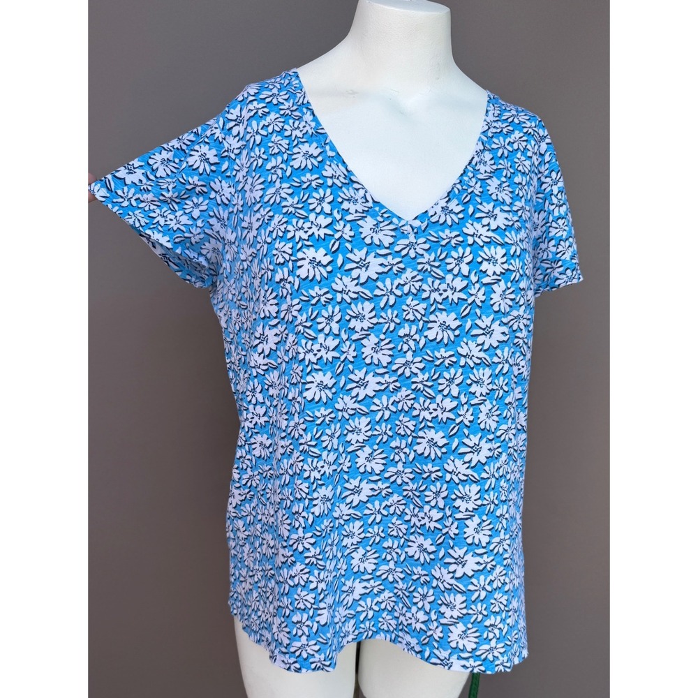 Lilly Pulitzer XL Blue White Floral Etta V-Neck Tee Cotton Short Sleeve Top